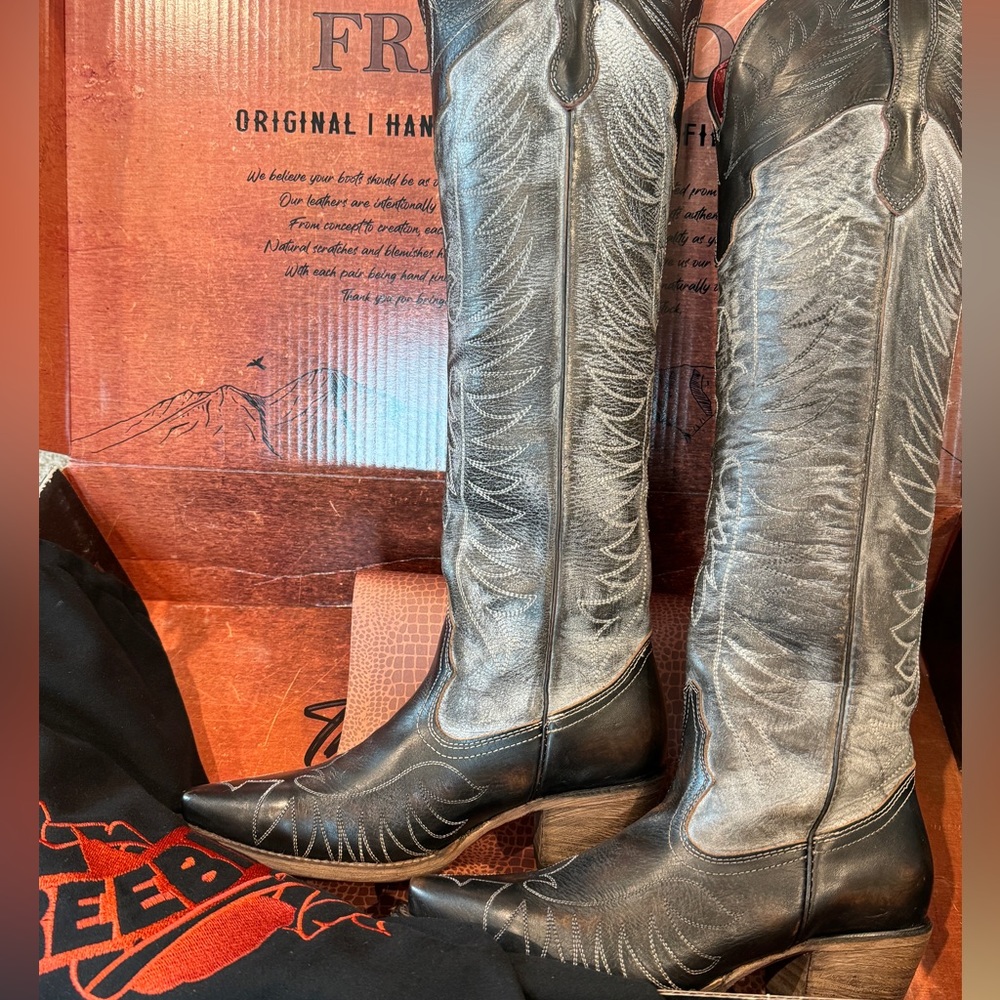 Misty Freebirds size 6!